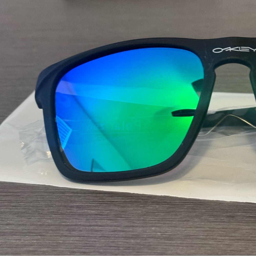Oakley 69097  C6 65-16-140 Black with green combine with Blue Polarized Sunglas - Picture 2 of 6